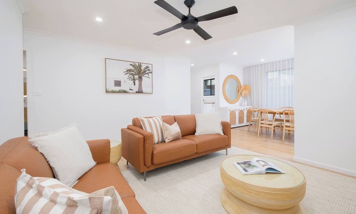 Merewether Heights House | Sienna Cove Elegant Retreat near Merewether Beach