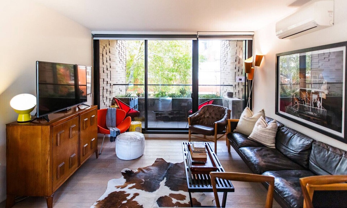 Collingwood Apartment | Sienna | Lux Designer Space | 150m to Smith St