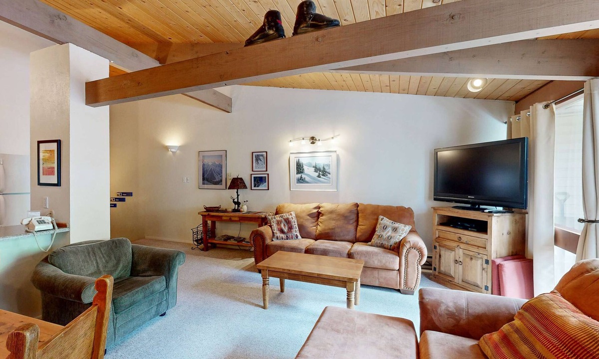 Taos Ski Valley House | Sierra Del Sol | Ski-In, Ski-Out Townhome & Slope-View Balcony
