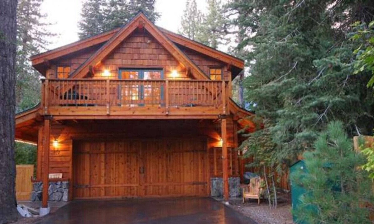 Lake Forest Cabin | Sierra View Bedroom · Private Cozy Lakeside Studio