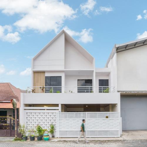 Malang Villa | Sierra Villa Malang - PrivatePool - 4 BR AC