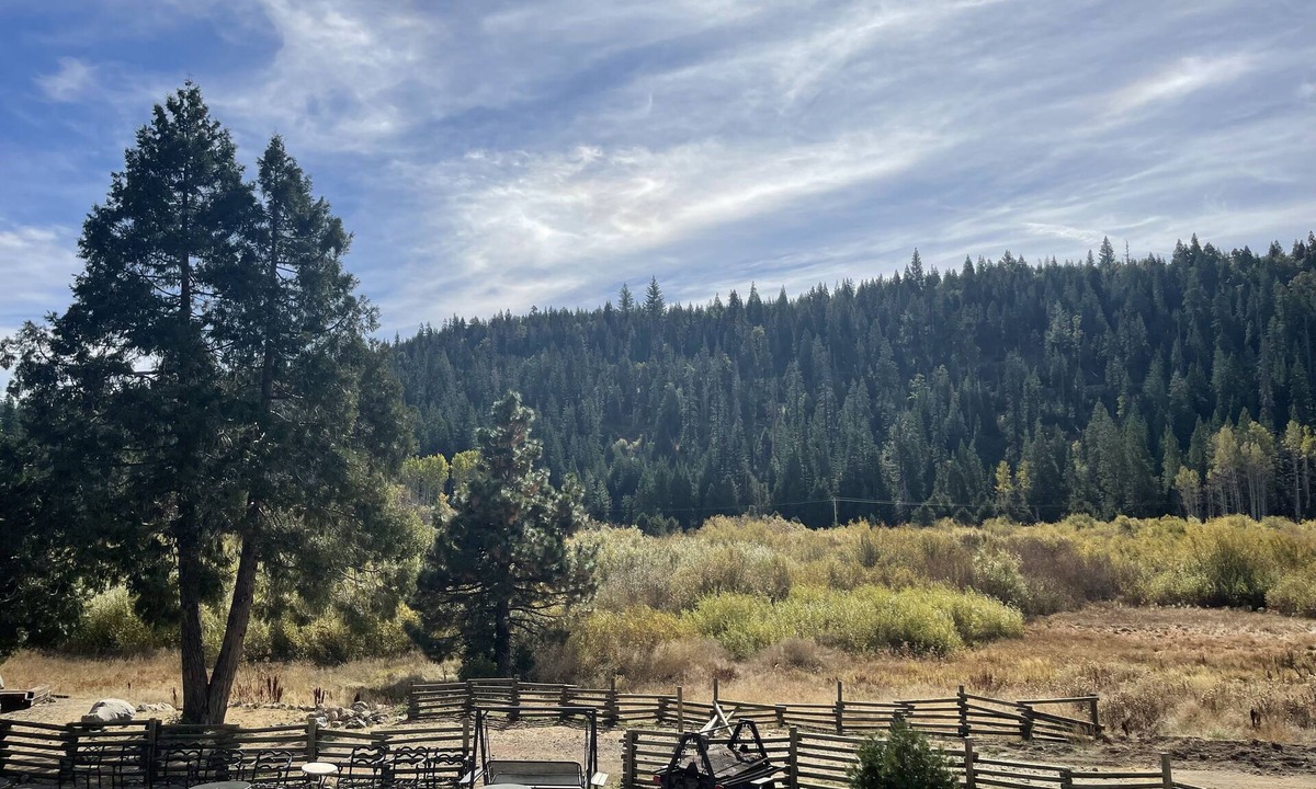 Emigrant Gap Hotel | Sierra Woods Lodge