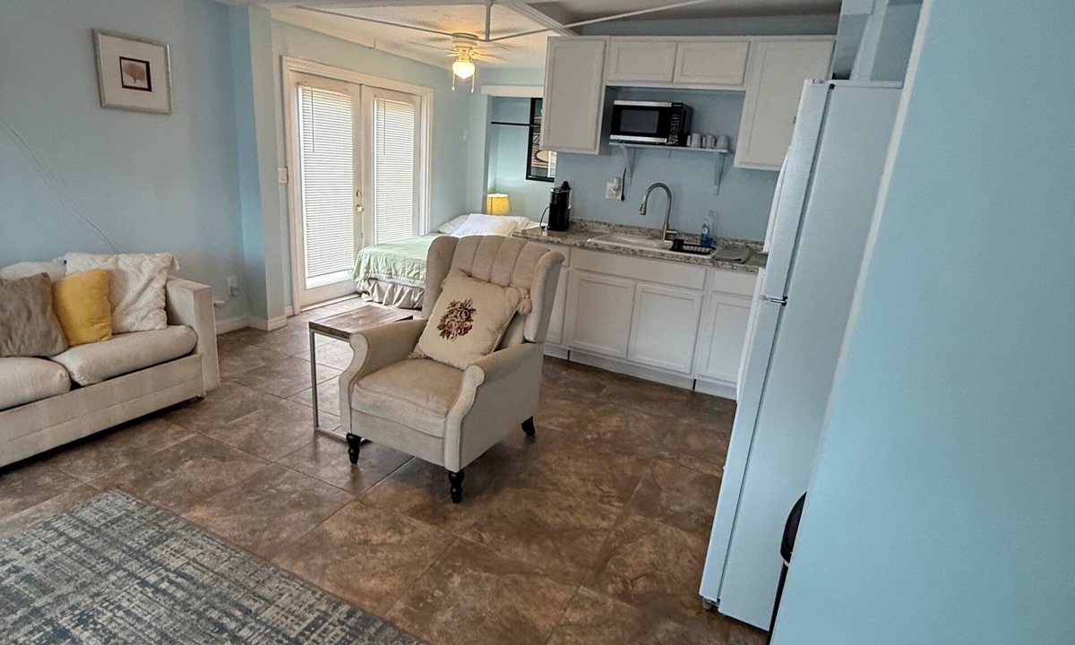 Siesta Key Apartment | Siesta Key studio close to everything!