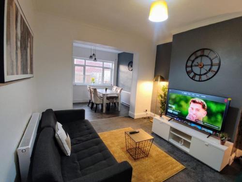 Blyth Apartment | Sigma Deluxe Home, Free Gaming