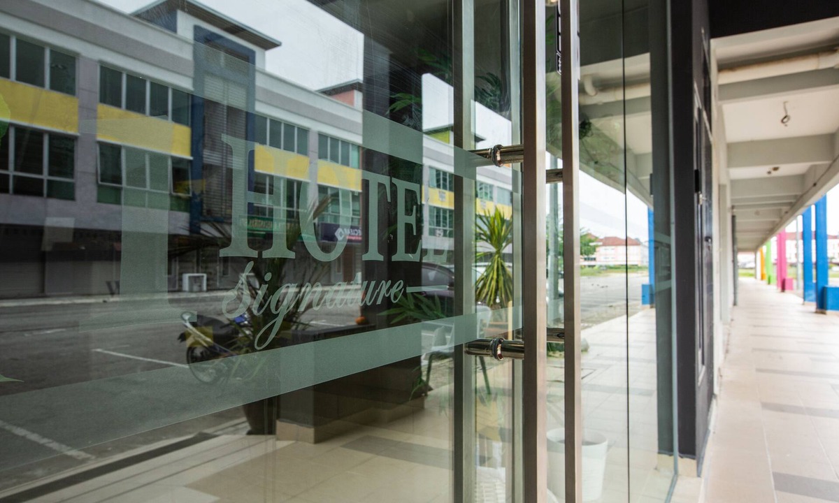 Kampung Bahasa Kapor Hotel | Signature 1 Hotel