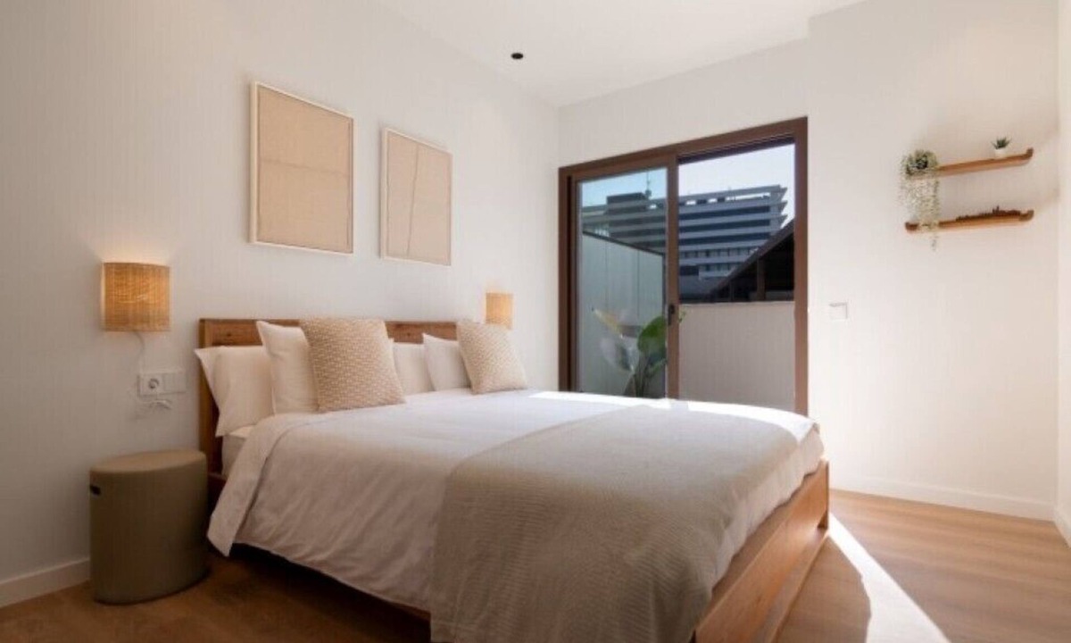 Vallpineda Apartment | Signature Apartment, City View with King bed