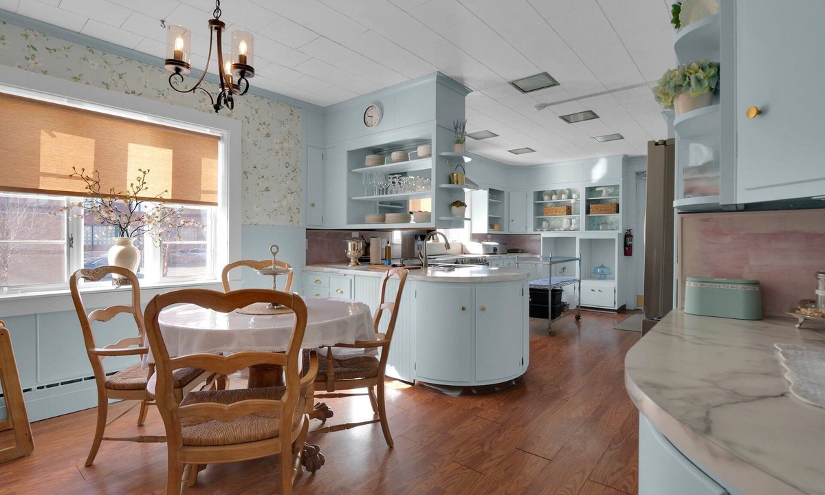 Olean Bed & Breakfast | Signature Suite, 1895 Victorian Old Library Inn!