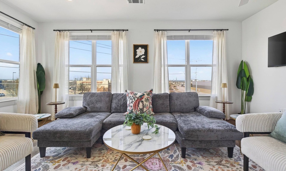 San Marcos Apartment | Signature Sunlit 2BR 2BA | Open Concept