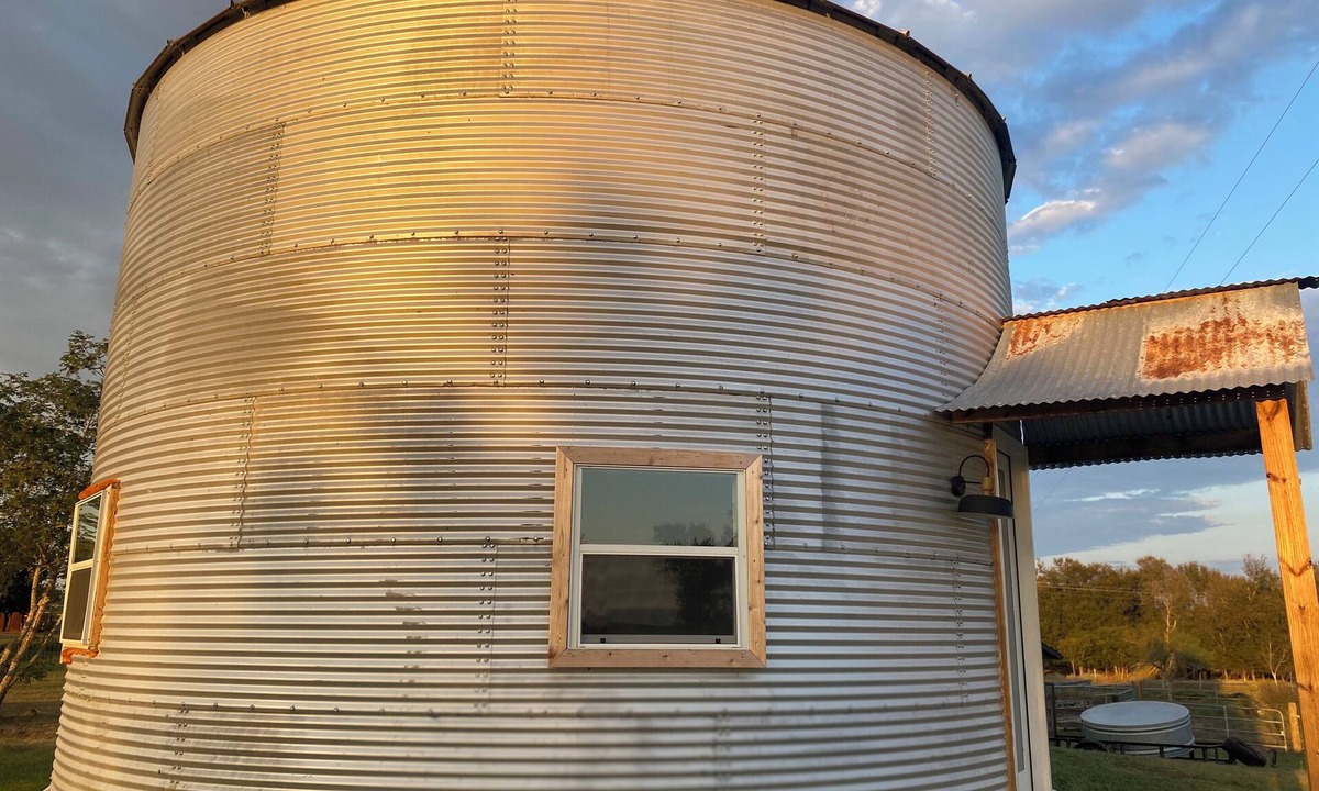 Elgin House | Silo Del Sol is a unique getaway just outside of Austin.