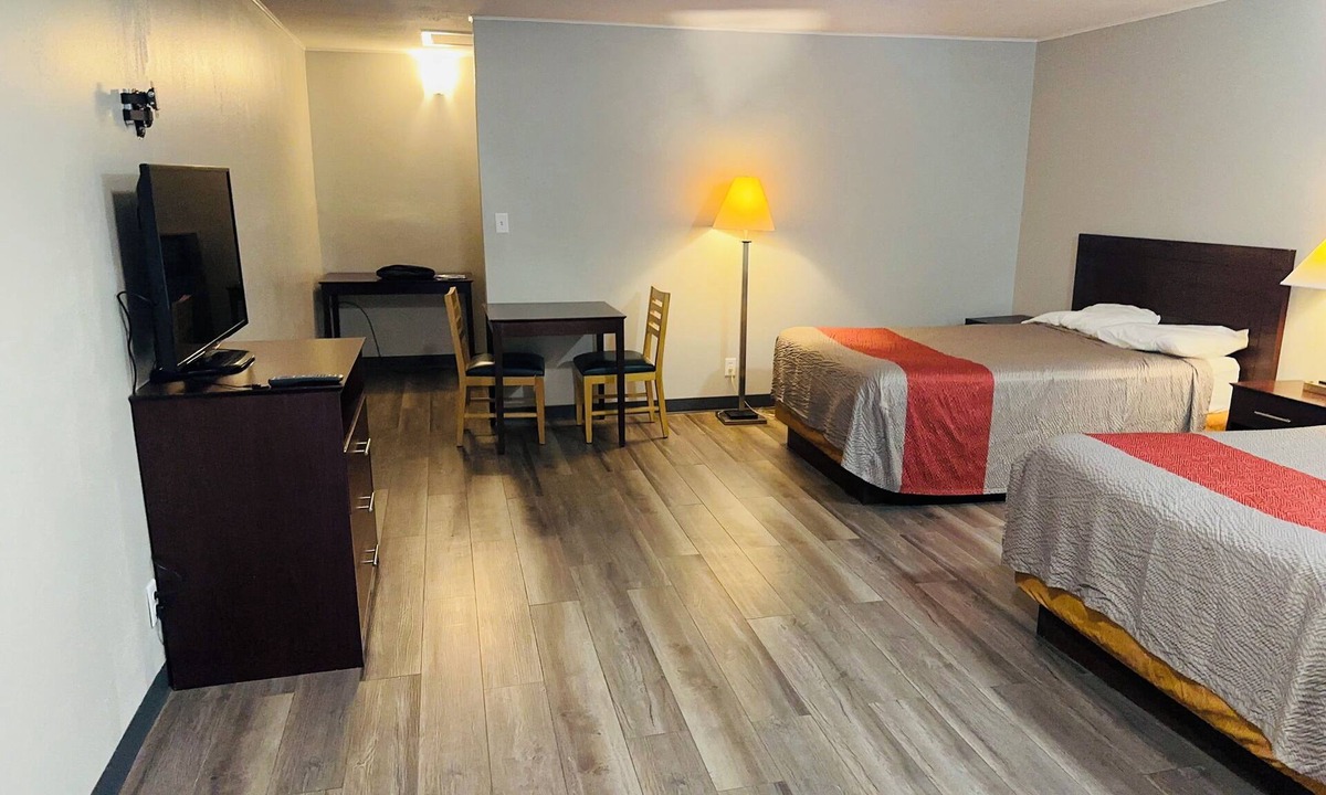 Hartford Hotel | SILVER BELL MOTEL