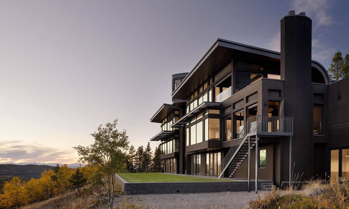 Bragg Creek House | Silver Birch Vista: 160-Acre Mountain Retreat