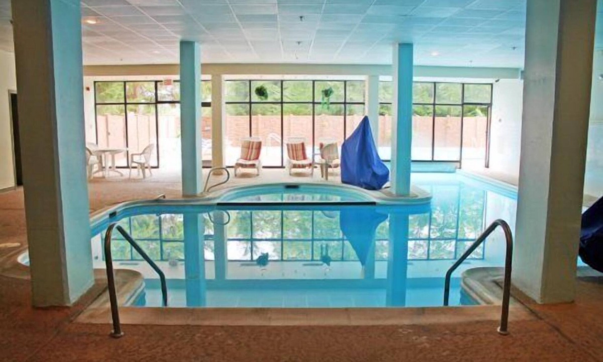 Snowshoe Condo | Silver Creek 1104 Studio Sleeps 3, Slope Side