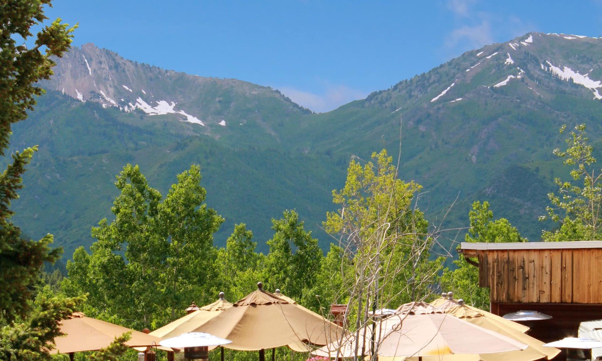Salt Lake Mountain Resorts Cabin | Silver Fork Lodge and Restaurant