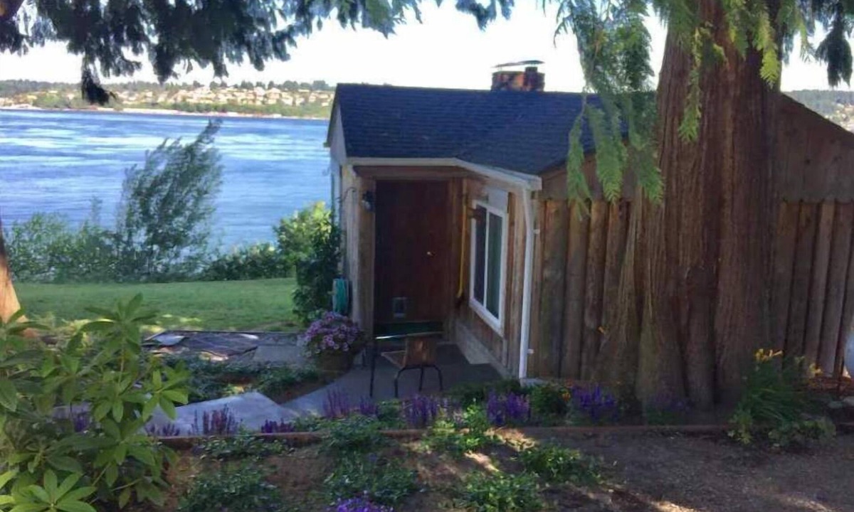 Fox Island House | Silver Fox Log Cabin