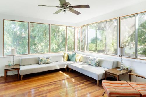 Silver Lake House | Silver Lake Mid-century Nestled in the Treetops