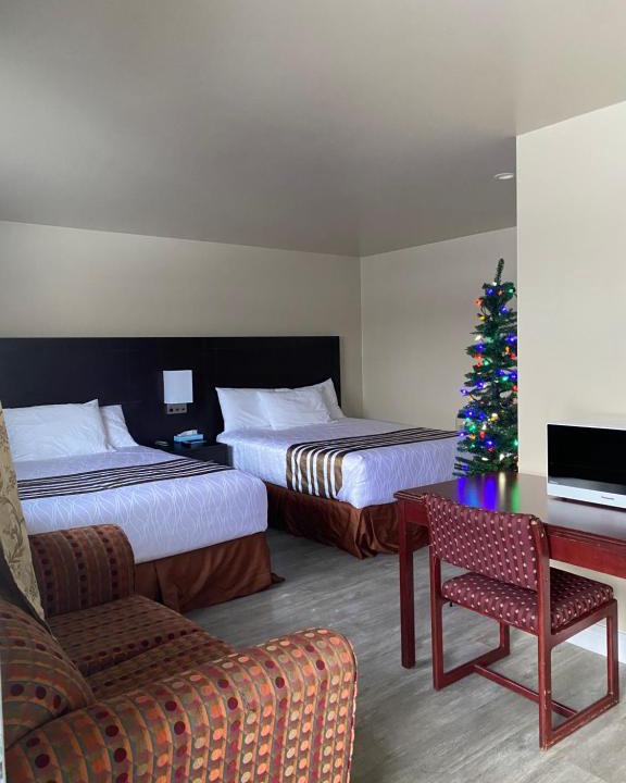 Haliburton Hotel | Silver Maple Motel