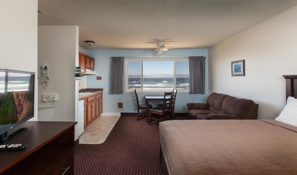Rockaway Beach Hotel | Silver Sands