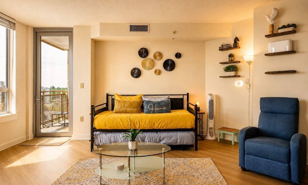 Downtown Condo | Silver Spring DC Metro 2BR Rooftop Gym LuxePad