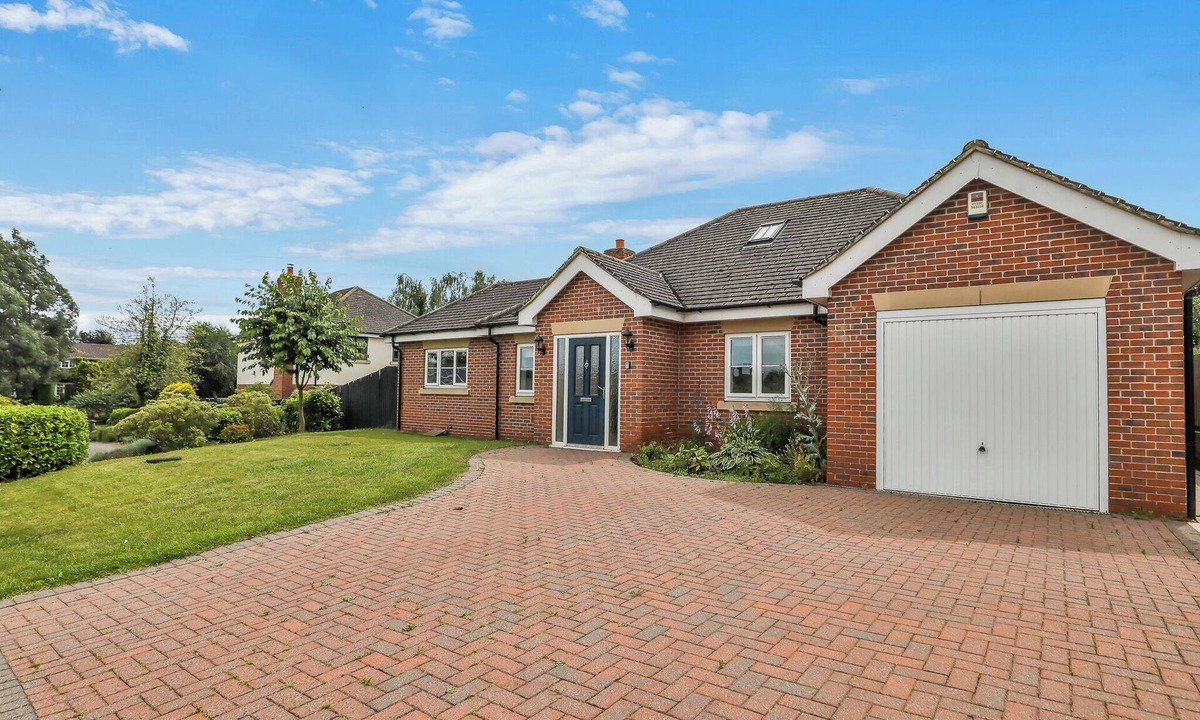 Newbold Coleorton House | Silver Stag Properties, 3 BR Dormer Bungalow