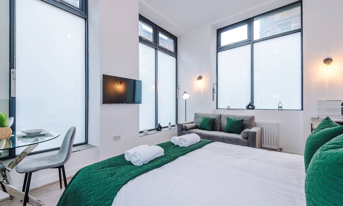 Bury Apartment | Silver Street | Deluxe Studio Apartment