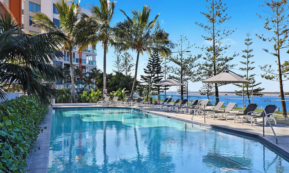 Biggera Waters Apartment | Silvershore Apartments on the Broadwater