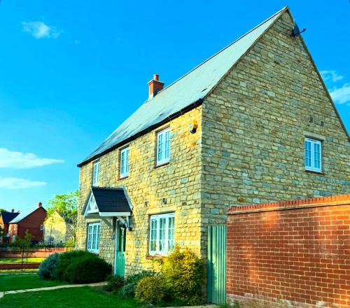 Silverstone House | Silverstone Paddock Retreat