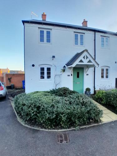 Silverstone House | Silverstone White House