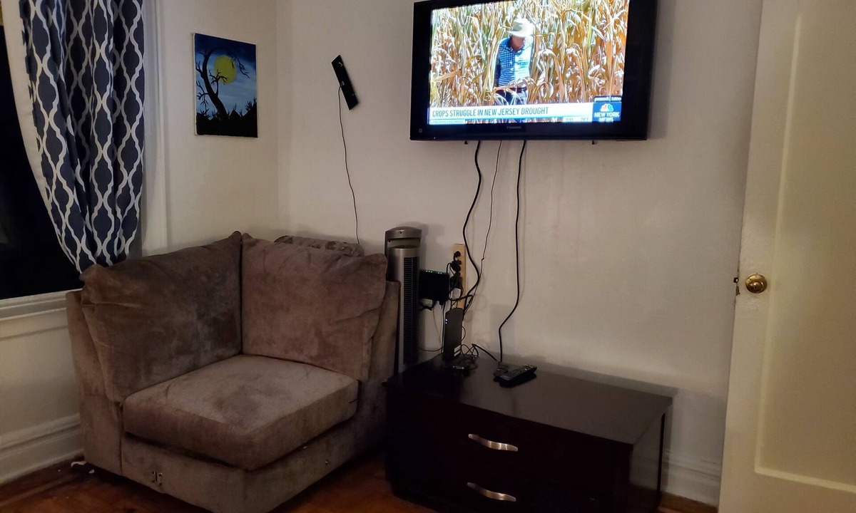 West Bronx Apartment | SILVIAS PLACE