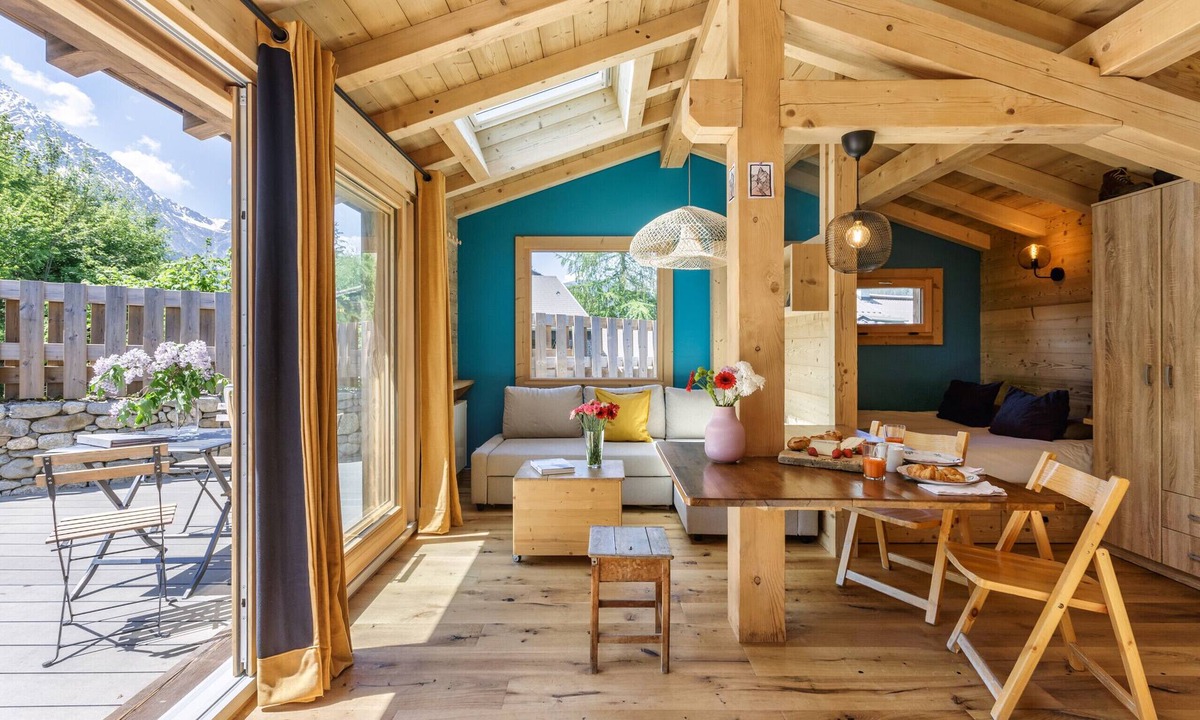 Les Bossons Cabin | Simon's Mazot in Chamonix