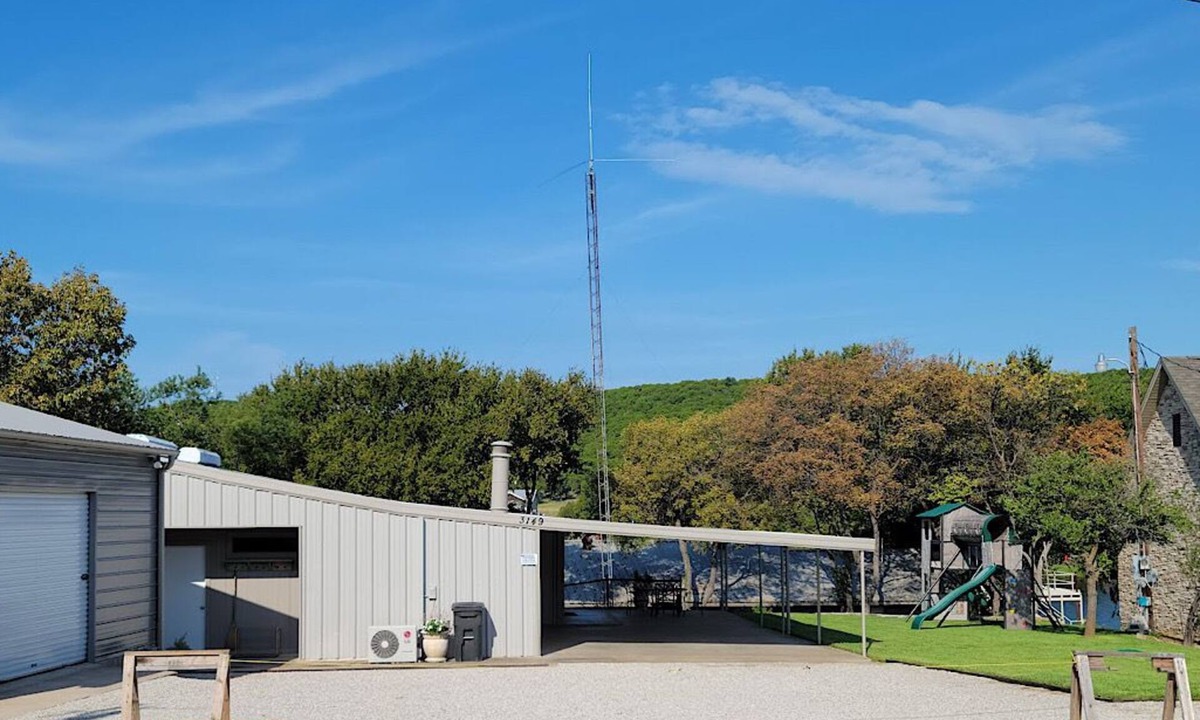 Graford Cabin | Simple and Clean - Great Location Near Boatramps