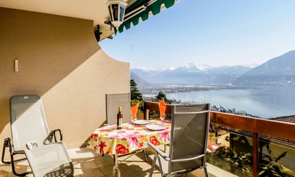 Orselina Apartment | Simple apartment on the 2nd floor for 1-3 persons.