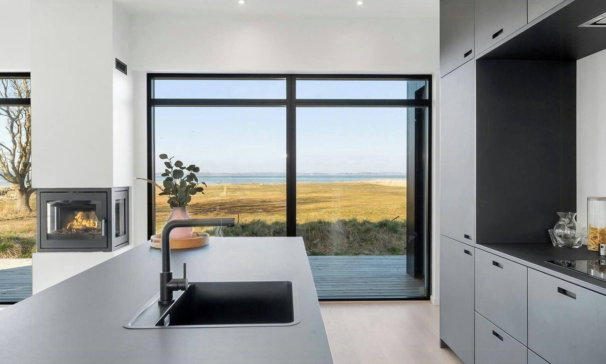 Jægerspris House | Simple elegance and panoramic sea view at Kulhuse