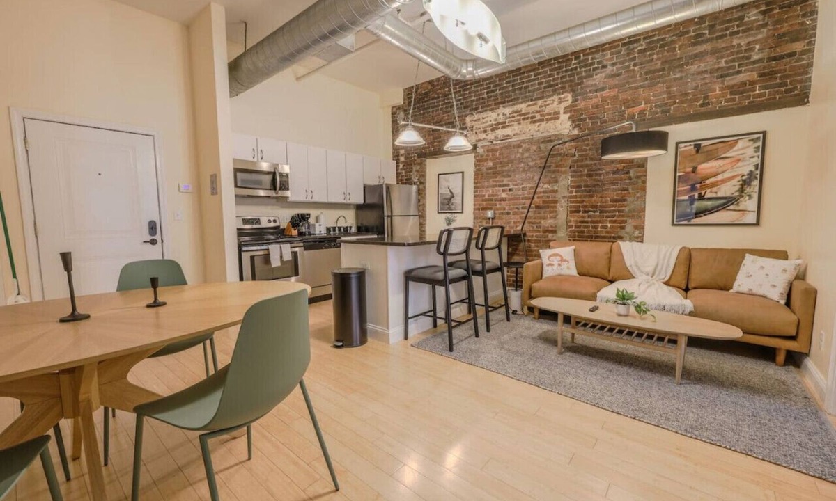 Downtown Boston Apartment | Simple & Spacious Apartment!