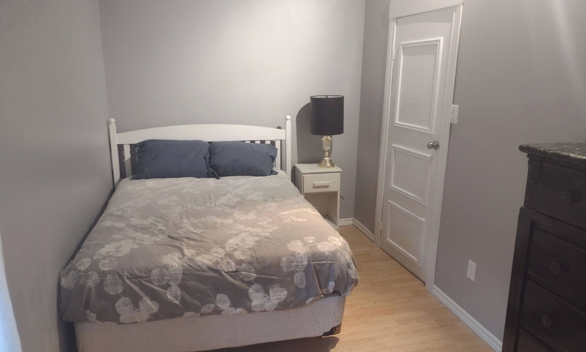 Ruthven Apartment | Simple Suite | 42nd Parallel | Point Pelee Biking