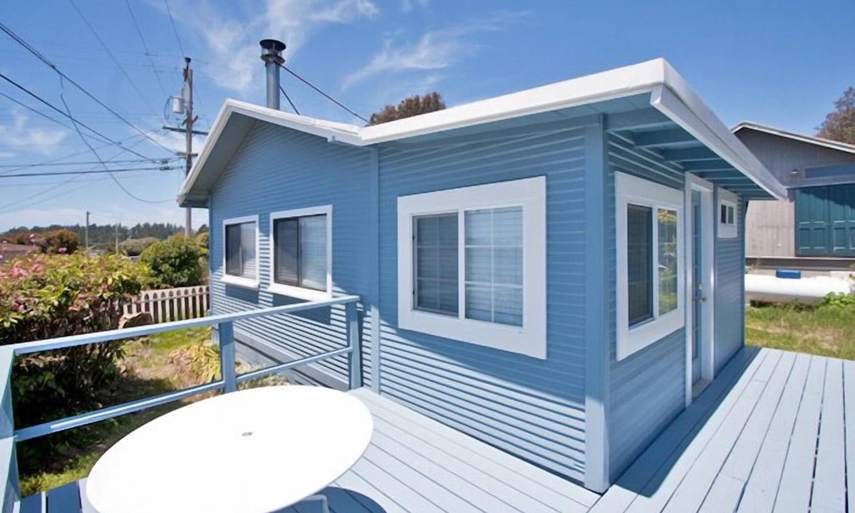 Old Town House | SIMPLICITY - Simple says it all, in town, nice views.