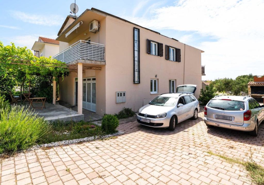 Rogoznica Apartment | Simplistic Apartment in Rogoznica near Sea Beach