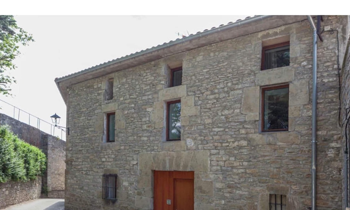 Ibero House | Simplistic Holiday Home in Ibero with Patio