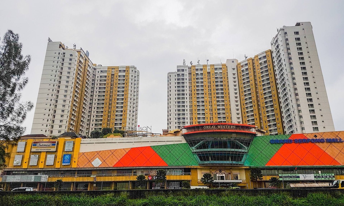 Panunggangan Utara Apartment | Simply and Cozy Pool View 2BR at Great Western Apartment