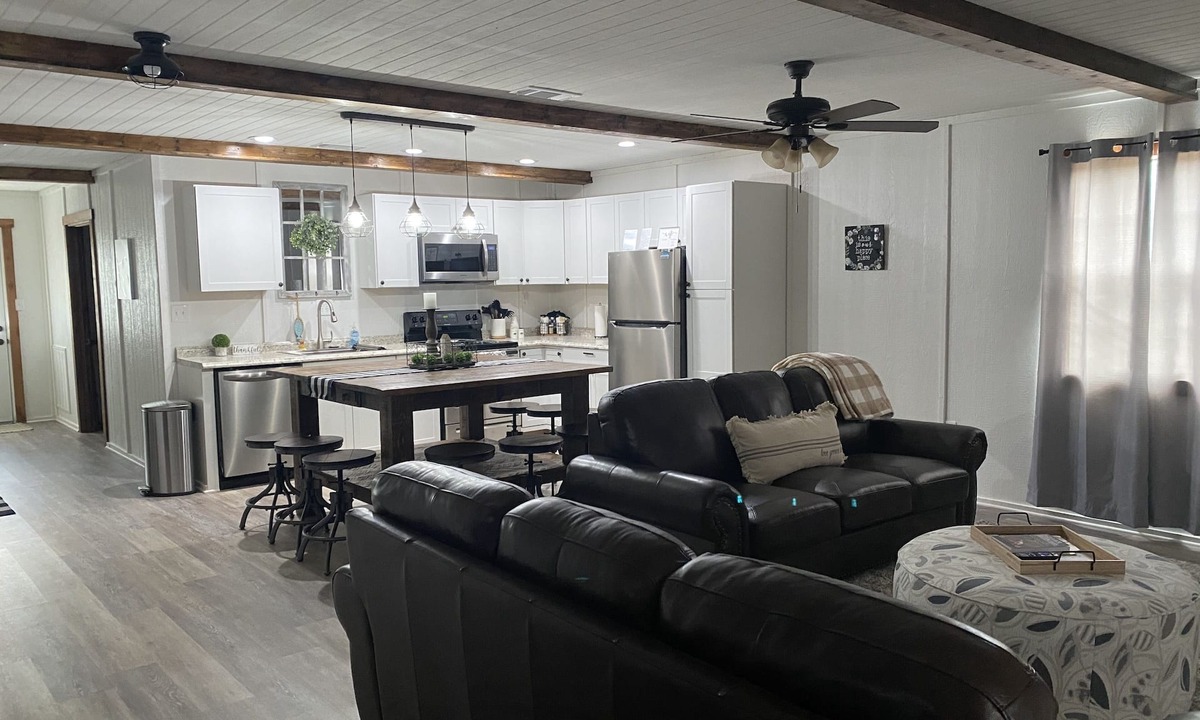 Saint Joe Cabin | Simply Buffalo sleeps 10, St Joe, AR- Float the middle beautiful Buffalo River