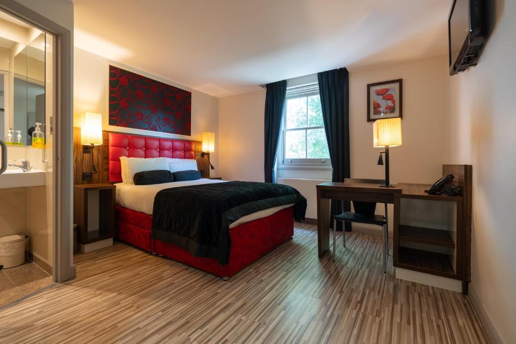 West Kensington Hotel | Simply Rooms & Suites