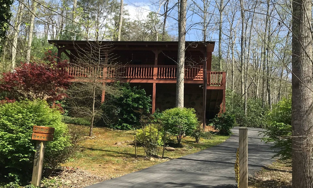 Cosby Cabin | Simply Serene - Your Cozy Pet Friendly Mountain Retreat
