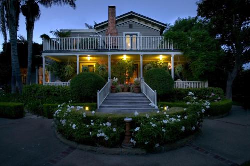 Upper East Hotel | Simpson House Inn