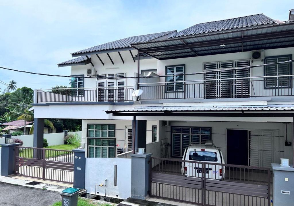 Mersing House | SingBeach holiday house