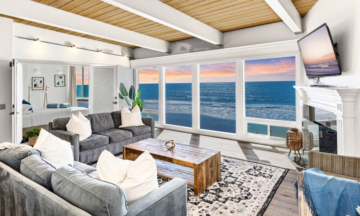 South Oceanside House | Single Family Home with a Private Beach Backyard P1919-0