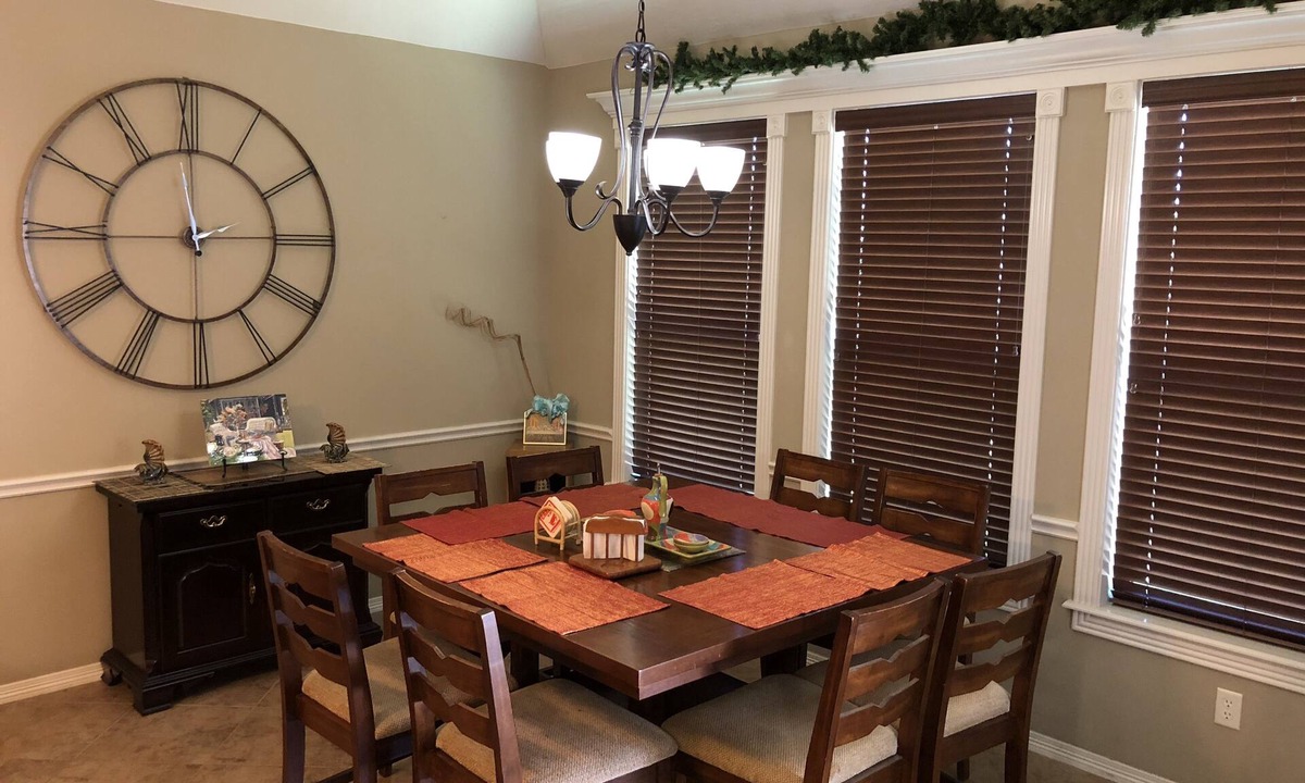 Woodland Hills House | Single family, one-story home. 3 bedroom and 2 full baths.