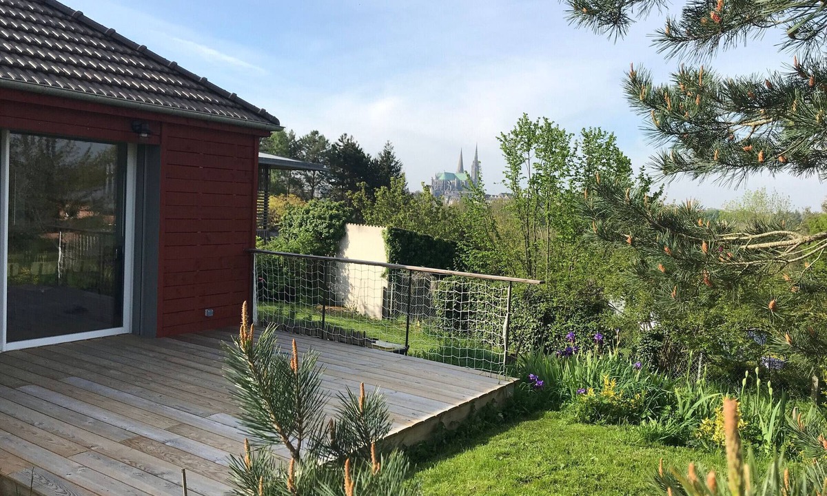 Chartres Cottage | Single-floor house in Chartres, cathedral view, accessible