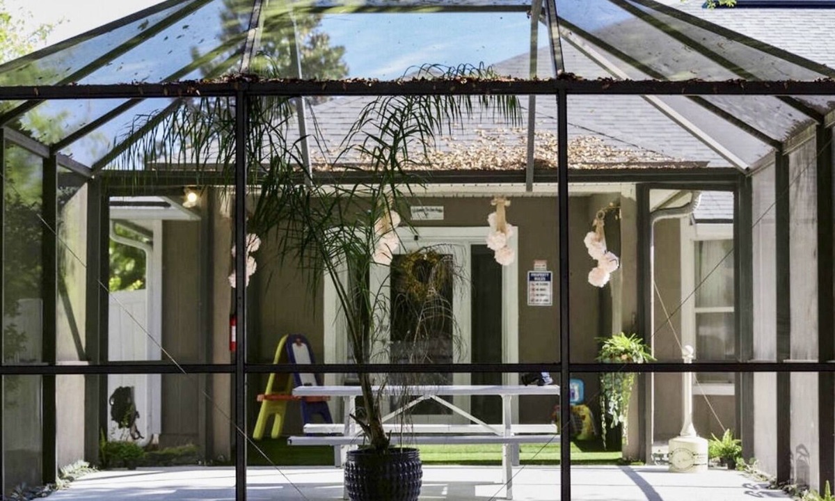 Westside House | Single house: 12guests,4bds/2baths,large backyard.