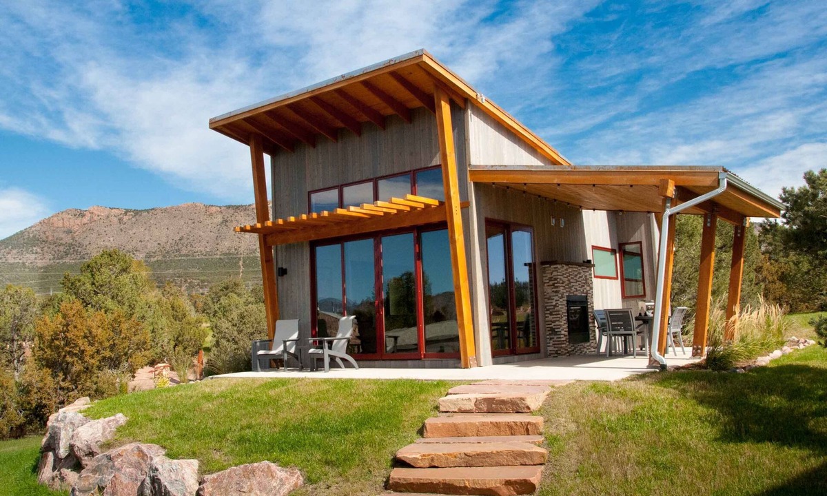 Canon City Cabin | Single King Cabin - Royal Gorge Cabins