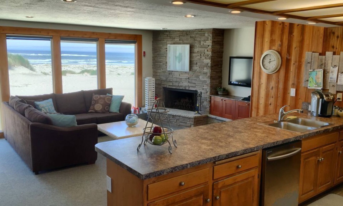 Bayshore House | Single Level, 2 King suites, on the beach, with 36" wide doors for accessibility