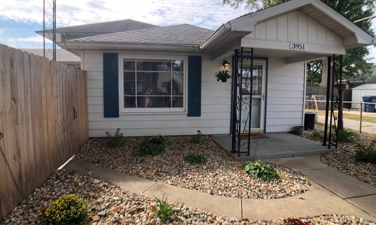 Terre Haute Cottage | Single-Level, 3 Bedroom, 2 Bath, Equipped Kitchen, Laundry